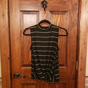 Amour Vert (medium) black sleeveless blouse